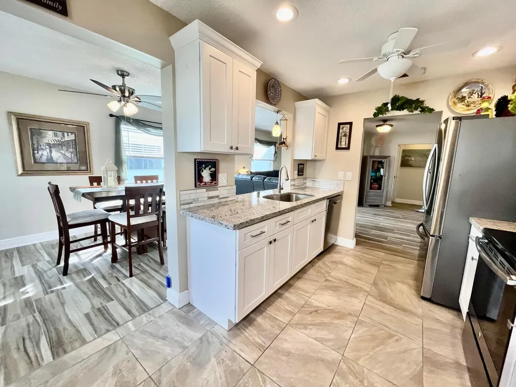 2398 SW 9th Avenue N Boynton Beach FL 33426