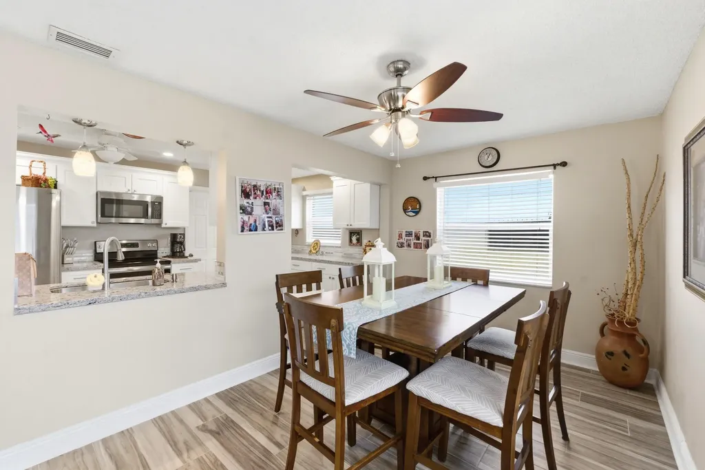 2398 SW 9th Avenue N Boynton Beach FL 33426