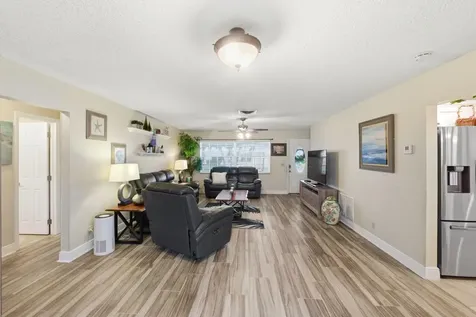 2398 SW 9th Avenue N Boynton Beach FL 33426
