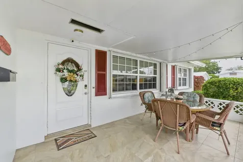 2398 SW 9th Avenue N Boynton Beach FL 33426
