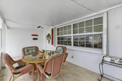 2398 SW 9th Avenue N Boynton Beach FL 33426