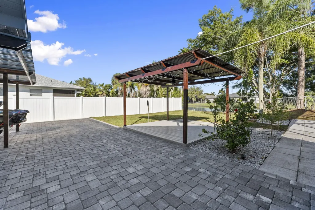 2471 SE Leithgow Street Port St Lucie FL 34952