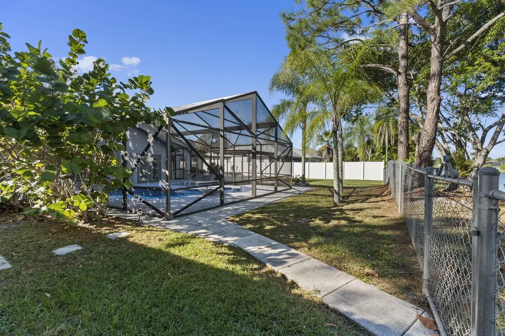 2471 SE Leithgow Street Port St Lucie FL 34952