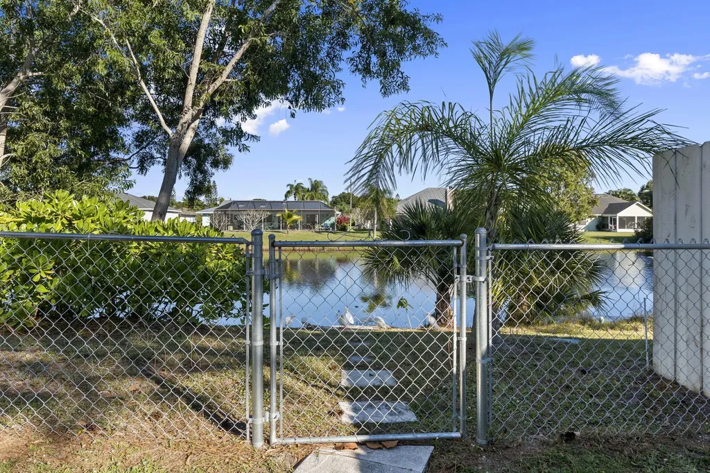 2471 SE Leithgow Street Port St Lucie FL 34952