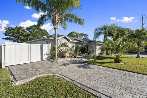 2471 SE Leithgow Street Port St Lucie FL 34952