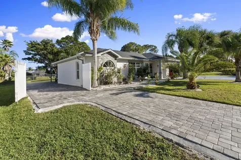 2471 SE Leithgow Street Port St Lucie FL 34952