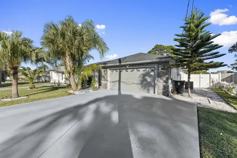 2471 SE Leithgow Street Port St Lucie FL 34952