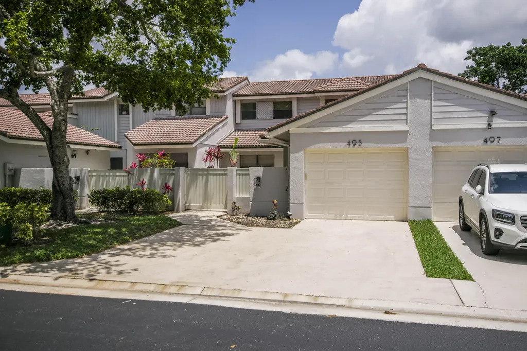 495 Prestwick Circle Palm Beach Gardens FL 33418