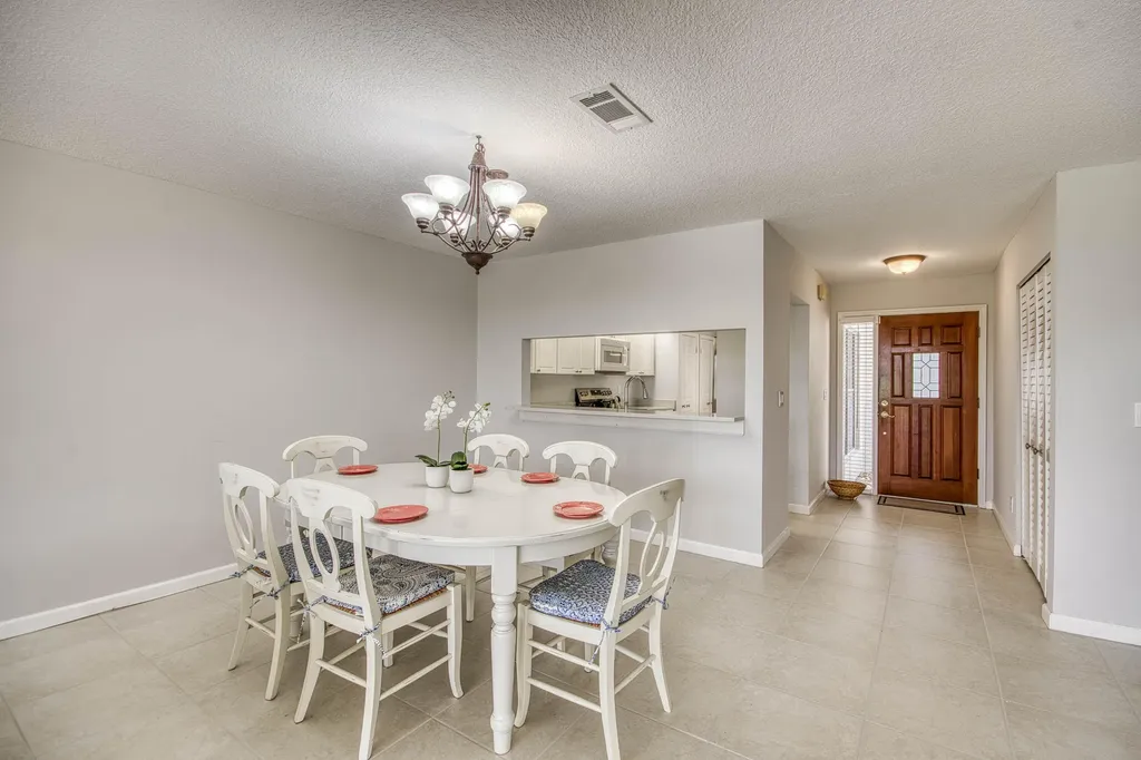 495 Prestwick Circle Palm Beach Gardens FL 33418