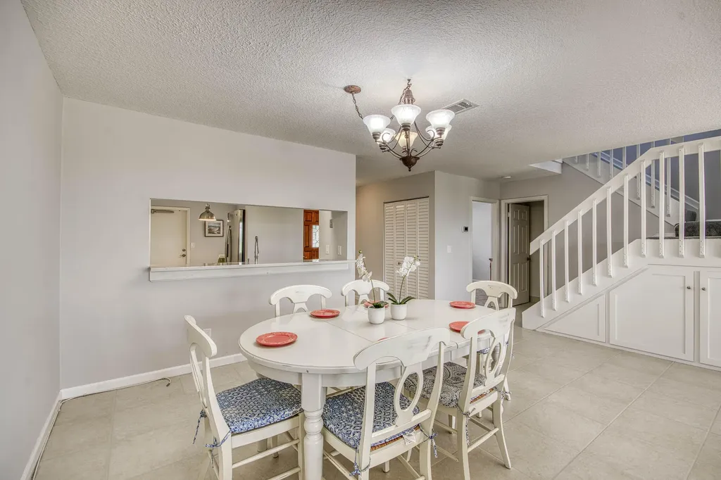 495 Prestwick Circle Palm Beach Gardens FL 33418