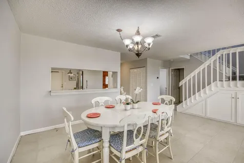 495 Prestwick Circle Palm Beach Gardens FL 33418