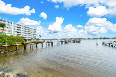 324 N Lake Drive Lantana FL 33462