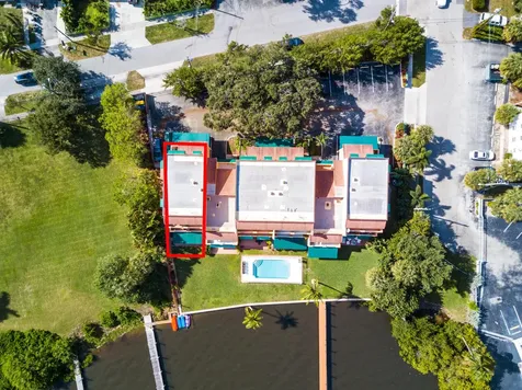 324 N Lake Drive Lantana FL 33462