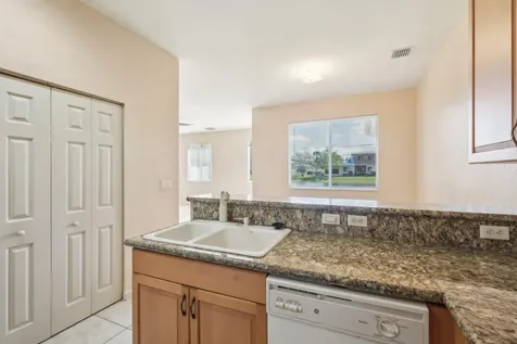2584 SW Stockbridge Square Square SW Vero Beach FL 32962