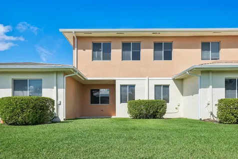 2584 SW Stockbridge Square Square SW Vero Beach FL 32962