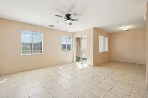 2584 SW Stockbridge Square Square SW Vero Beach FL 32962