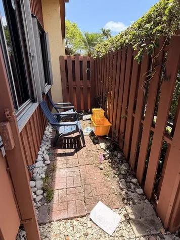 407 SE 14th Street Dania Beach FL 33004
