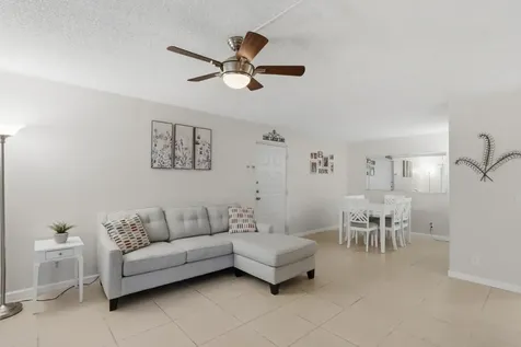 627 Sea Pine Way Greenacres FL 33415