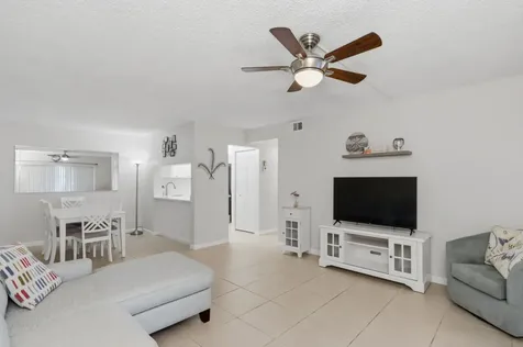 627 Sea Pine Way Greenacres FL 33415