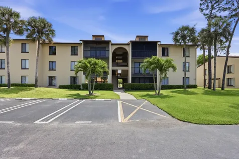 627 Sea Pine Way Greenacres FL 33415