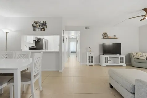 627 Sea Pine Way Greenacres FL 33415