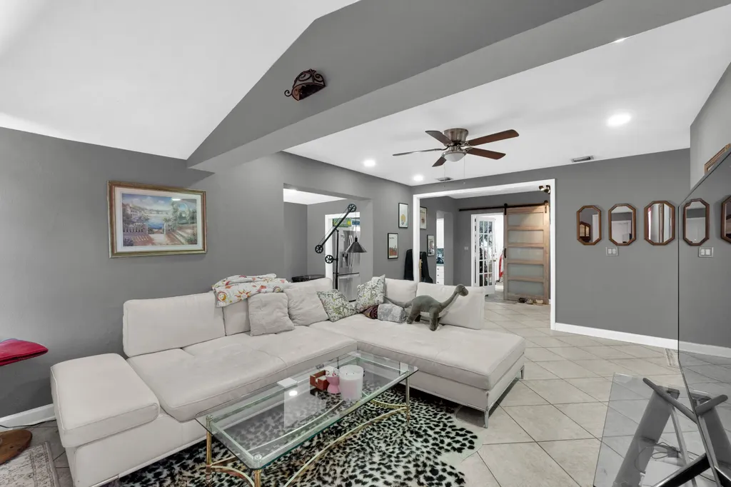 413 SW 11th Street Fort Lauderdale FL 33315