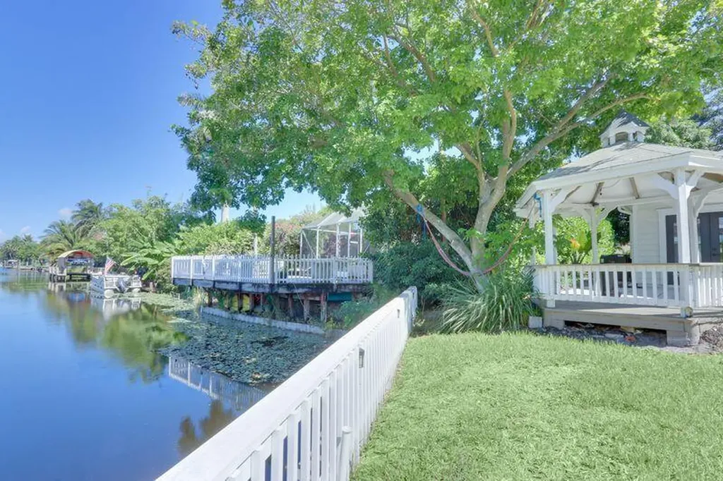 1808 N 17th Avenue Avenue N Lake Worth Beach FL 33460
