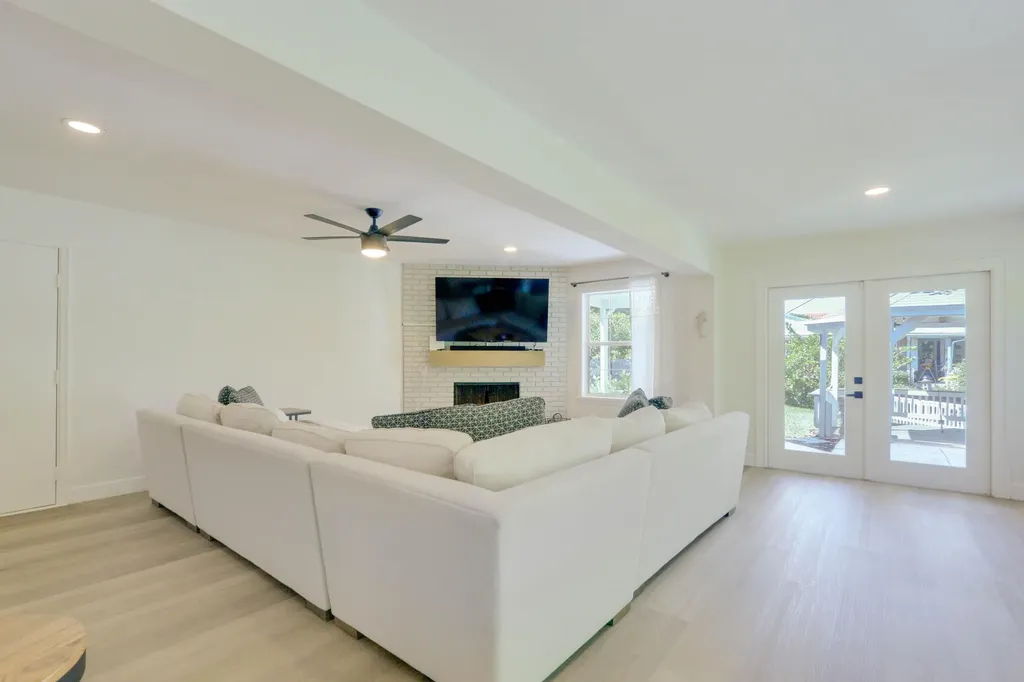 1808 N 17th Avenue Avenue N Lake Worth Beach FL 33460