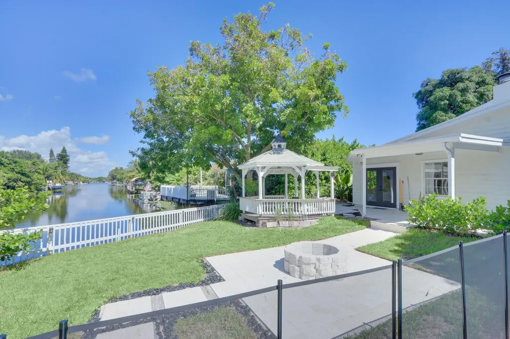 1808 N 17th Avenue Avenue N Lake Worth Beach FL 33460