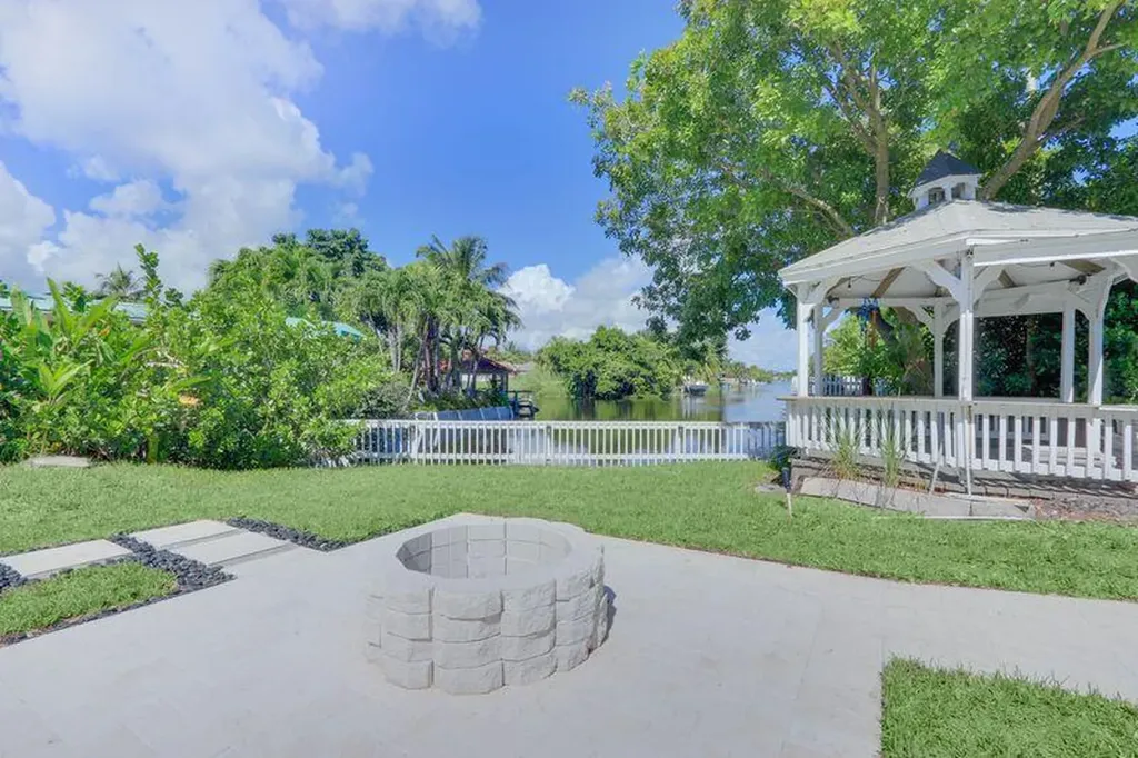 1808 N 17th Avenue Avenue N Lake Worth Beach FL 33460