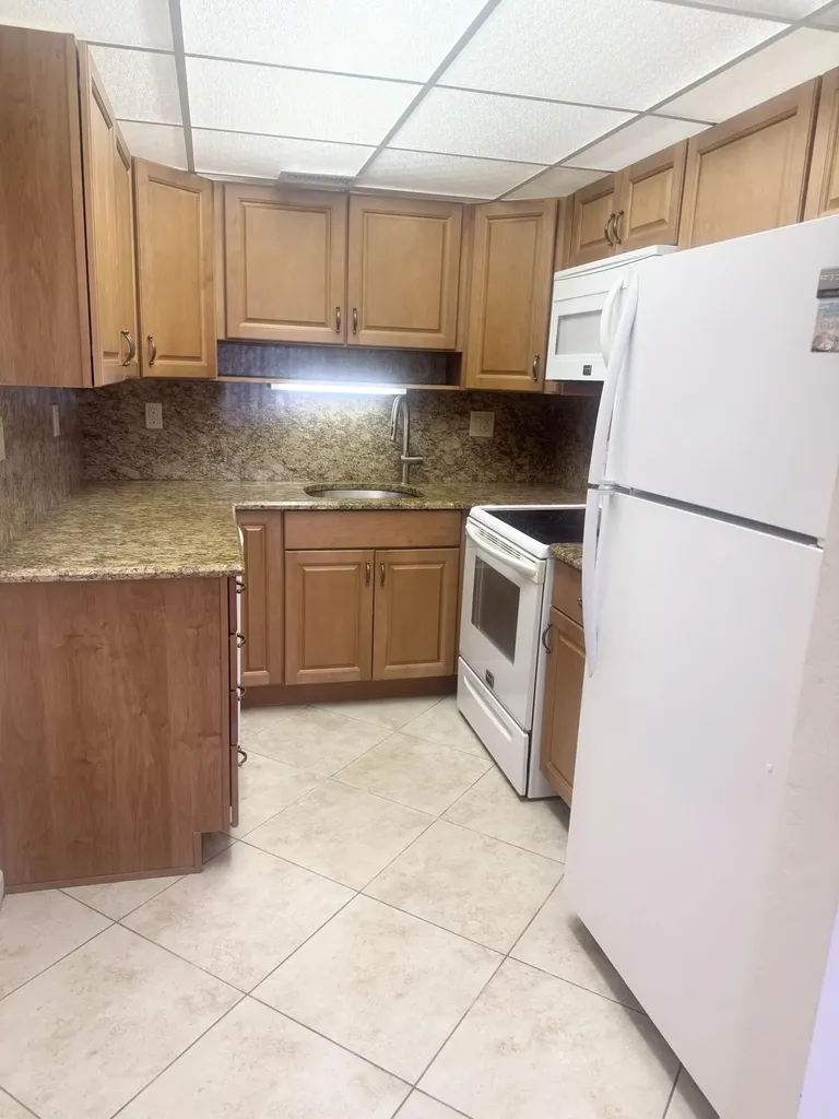 2381 Sunset Avenue Lake Worth Beach FL 33461
