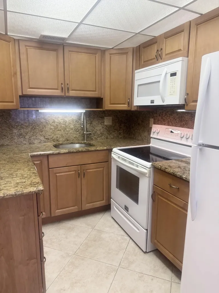 2381 Sunset Avenue Lake Worth Beach FL 33461