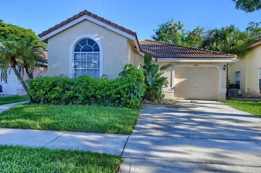 10253 N Serene Meadow Drive Drive N Boca Raton FL 33428