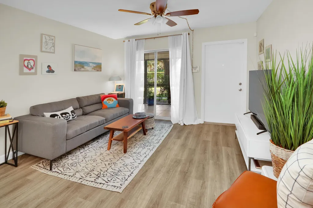 6392 Chasewood Drive Jupiter FL 33458