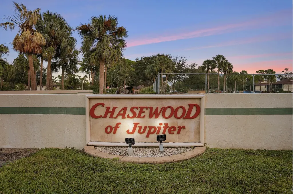 6392 Chasewood Drive Jupiter FL 33458