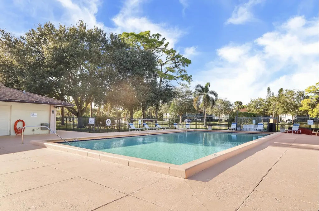 6392 Chasewood Drive Jupiter FL 33458