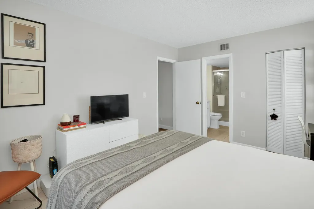 6392 Chasewood Drive Jupiter FL 33458