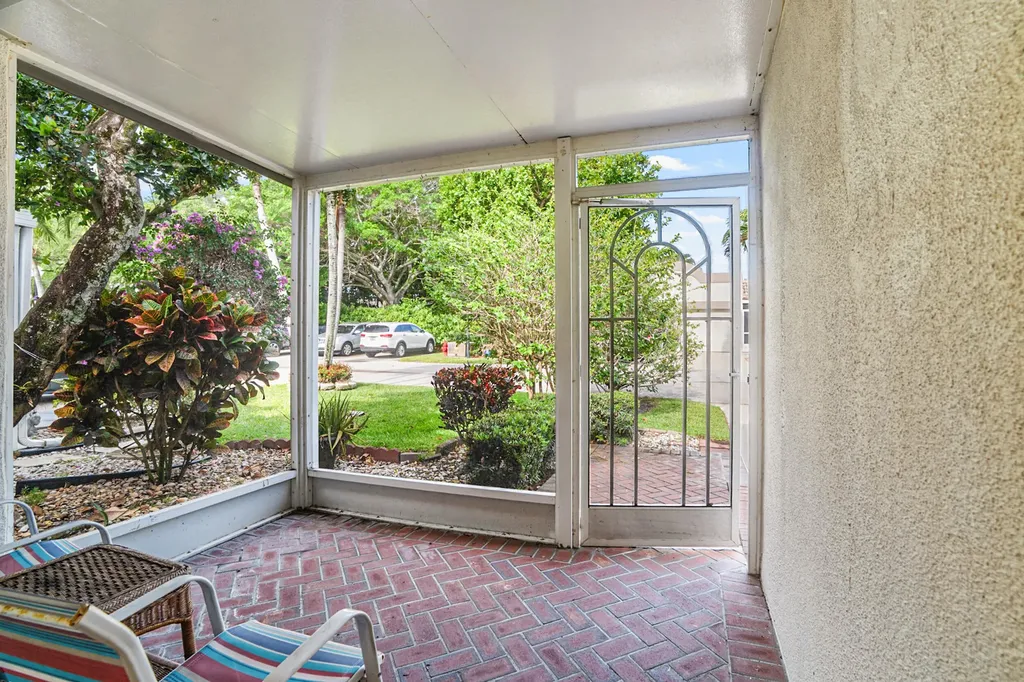 18900 Stewart Circle Boca Raton FL 33496