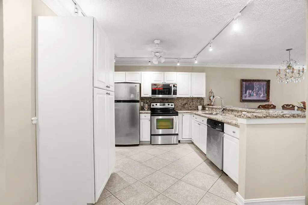 18900 Stewart Circle Boca Raton FL 33496
