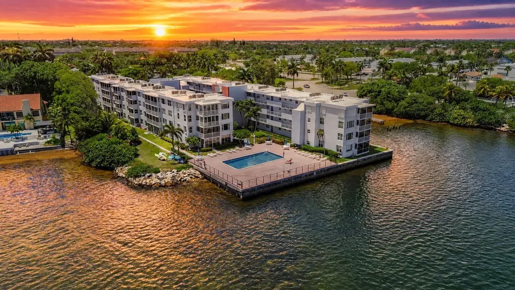 1820 New Palm Way Boynton Beach FL 33435
