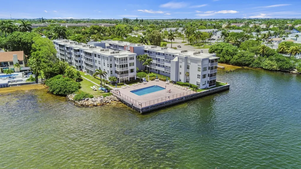 1820 New Palm Way Boynton Beach FL 33435
