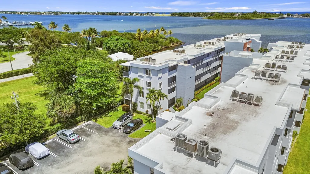1820 New Palm Way Boynton Beach FL 33435