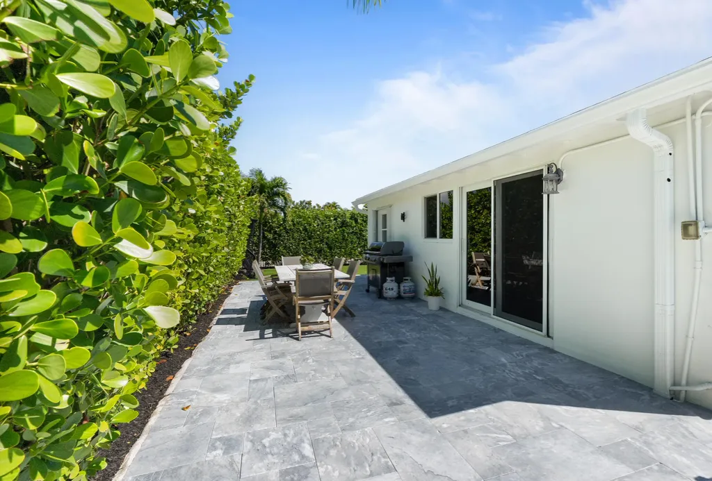 549 Fairwind Drive North Palm Beach FL 33408