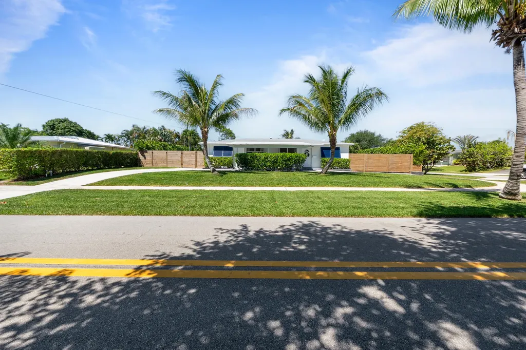 549 Fairwind Drive North Palm Beach FL 33408