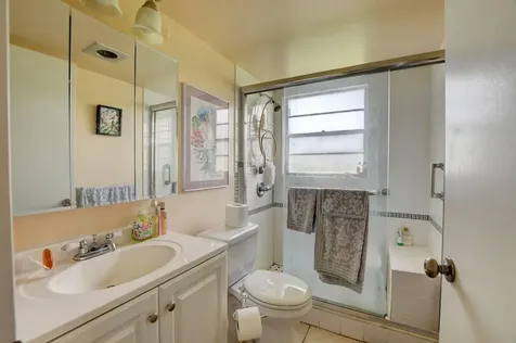 137 Fanshaw D Boca Raton FL 33434
