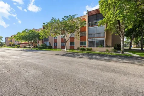 8280 SW 24th Street North Lauderdale FL 33068