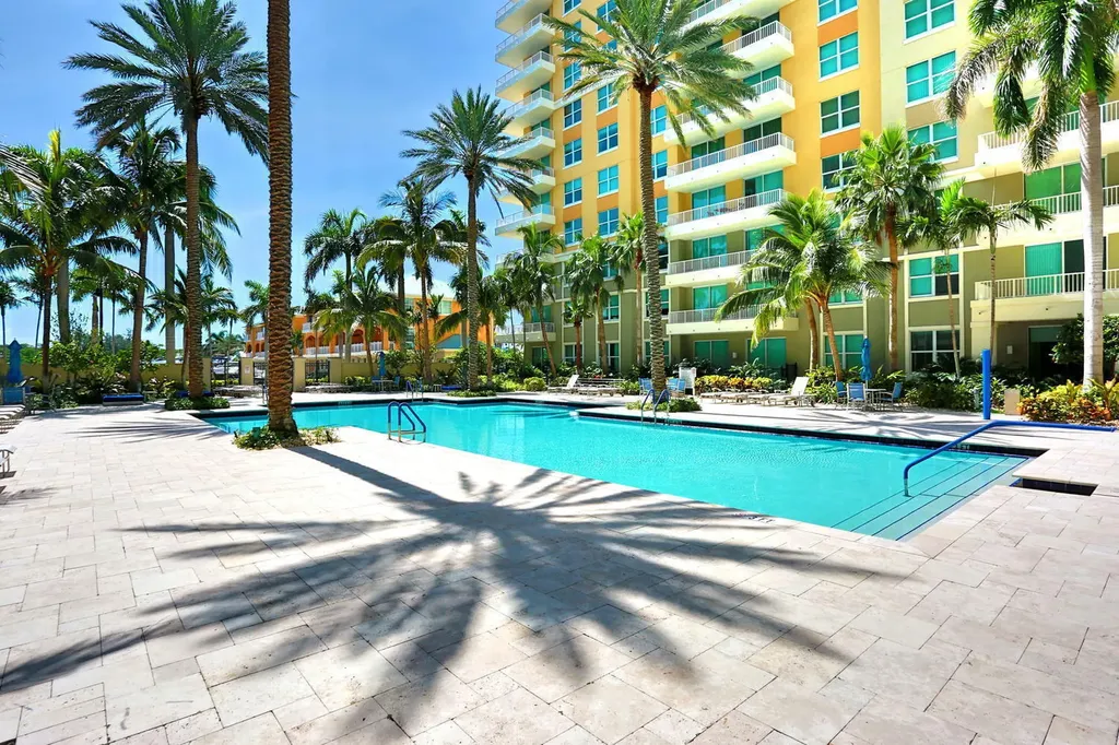 625 Casa Loma Boulevard Boynton Beach FL 33435