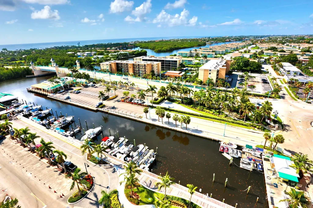 625 Casa Loma Boulevard Boynton Beach FL 33435