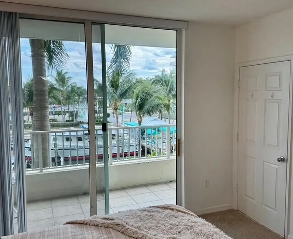 625 Casa Loma Boulevard Boynton Beach FL 33435