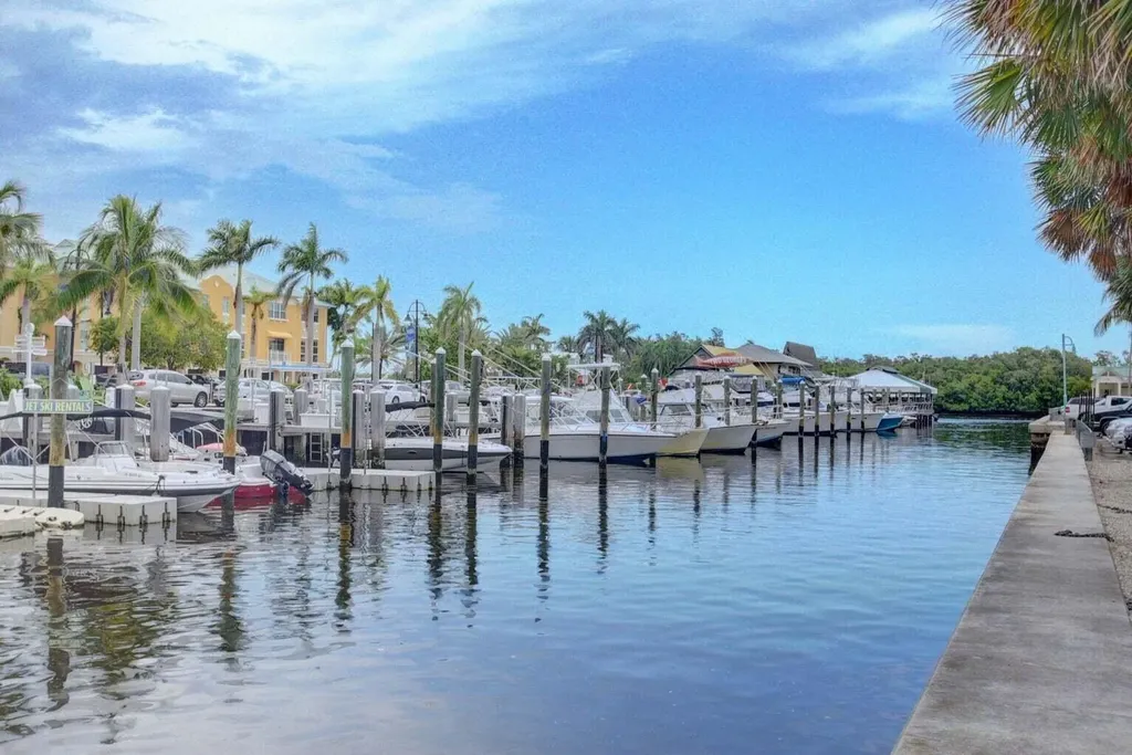 625 Casa Loma Boulevard Boynton Beach FL 33435